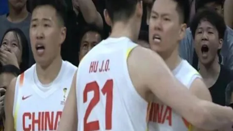 萨巴伦卡迈阿密站决赛首战，激战佩古拉争夺冠军荣耀。